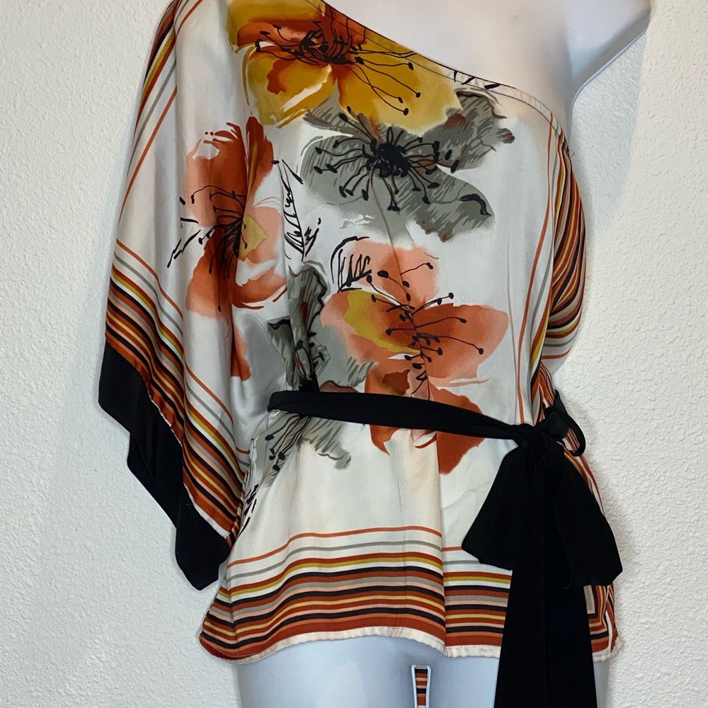 Windsor Women’s Beautiful Blouse With Belt Detail Size Medium